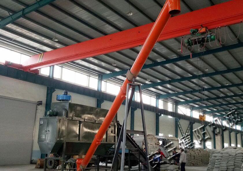 水泥自動破袋機是如何將餘料清理幹淨（jìng）的？