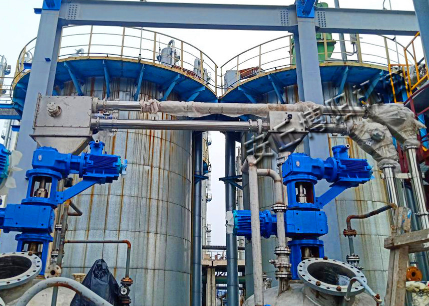 輸（shū）送化工粉料管鏈輸送機比螺旋輸送機好在哪？