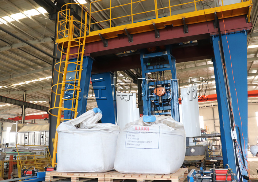 橡膠（jiāo）助劑噸袋全自（zì）動裝車機（jī）的工（gōng）作流程是什麽？