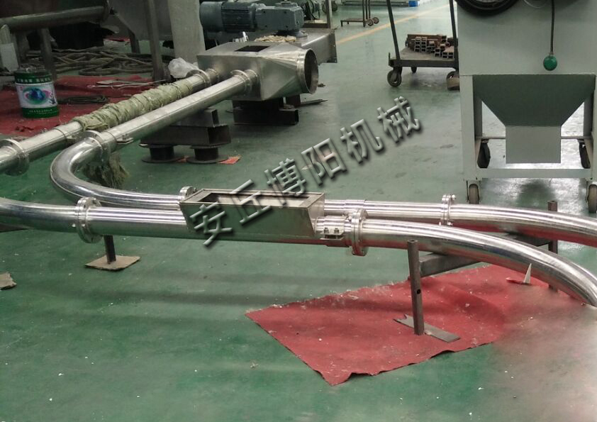 600目（mù）灰鈣粉管鏈輸送機操作時（shí）應該注（zhù）意的