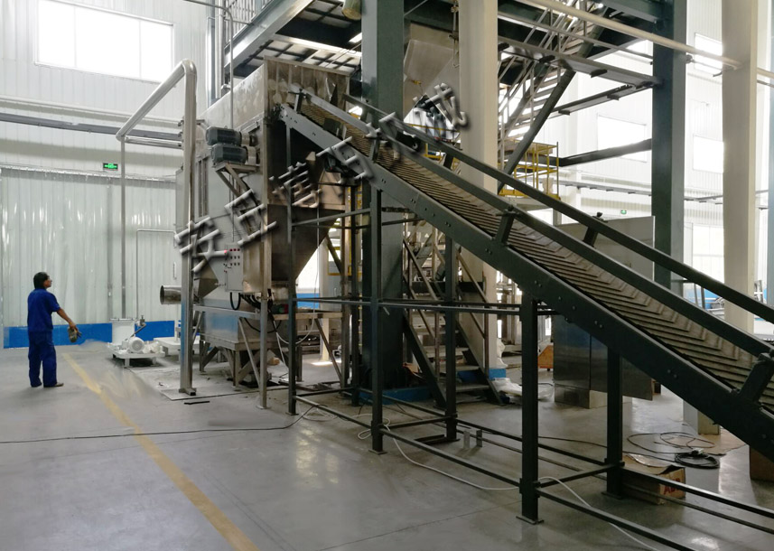 粉體為什麽（me）要選擇自動拆包機拆包（bāo）？