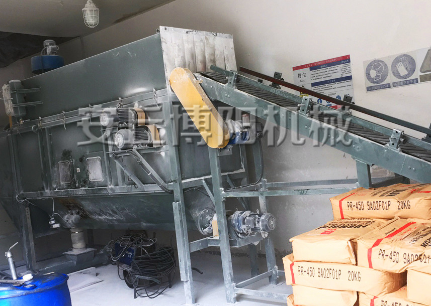 粉體自動拆包機應該如何維護保（bǎo）養呢？