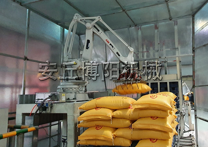 袋裝鐵粉自動碼垛機器人調試（shì）時有哪些（xiē）問題需要注意呢?