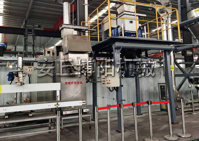粉煤灰（huī）噸袋包裝機為何成為（wéi）深受（shòu）各行業歡迎的包裝設備？