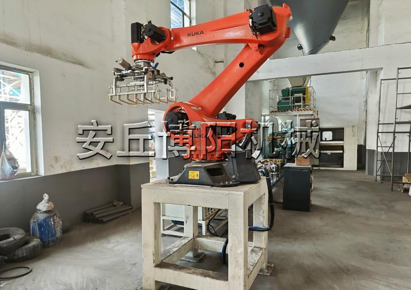 安丘博陽機械袋裝粉料全（quán）自（zì）動碼垛（duǒ）機有哪些（xiē）自身優勢（shì）？