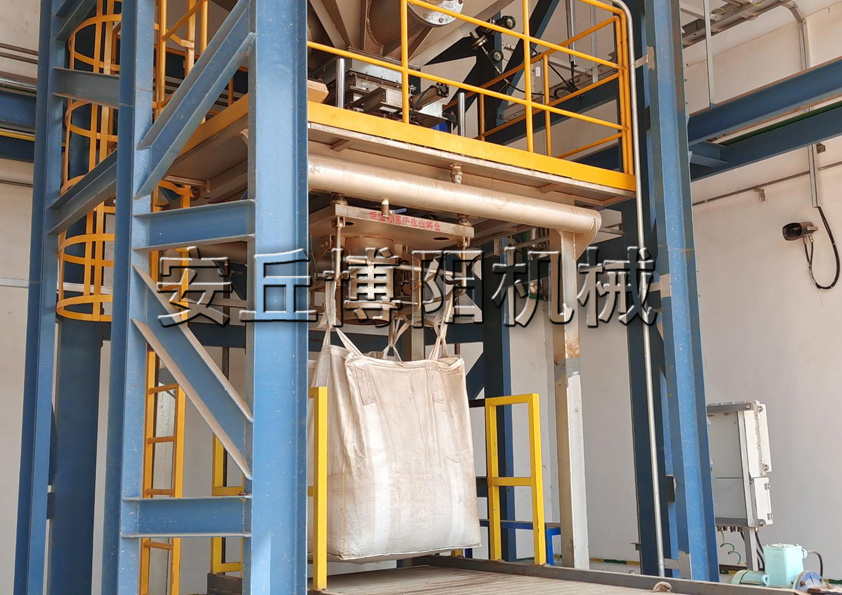 石墨粉噸袋包裝機為什麽得了廣大用戶的喜愛？