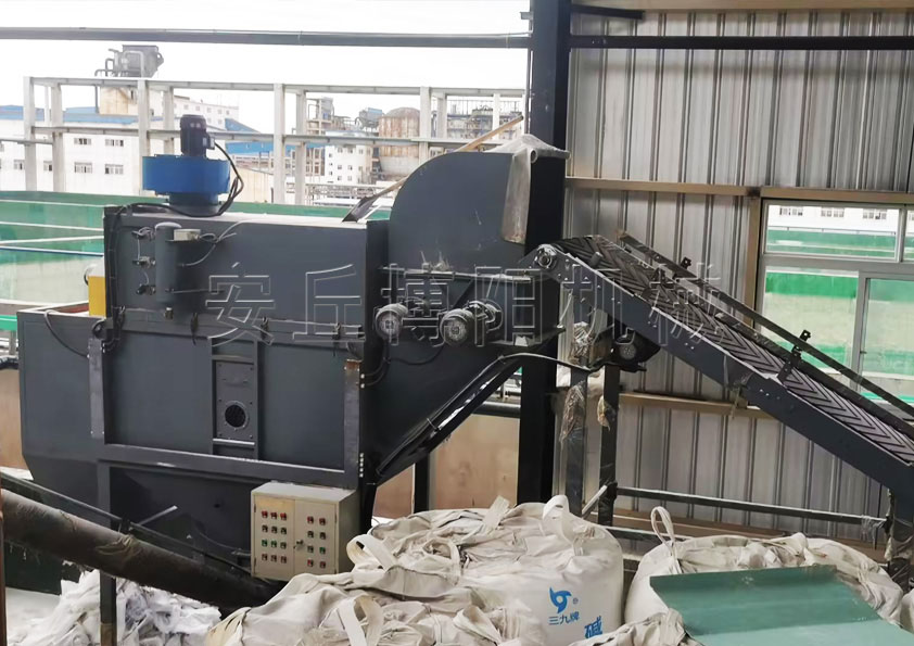 片堿自動拆包機有哪些優勢特點呢（ne）？