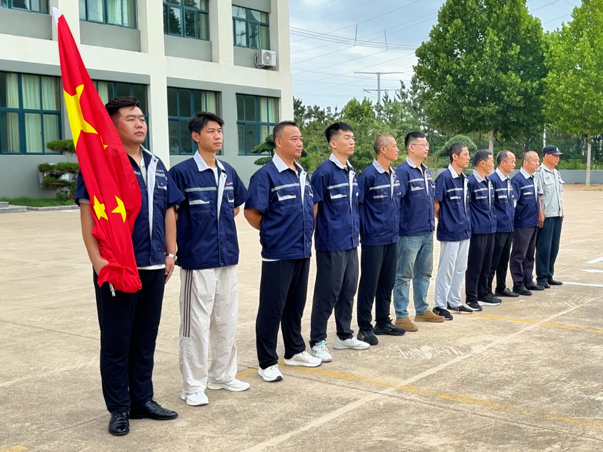 博（bó）陽機械舉辦“共憶軍旅歲（suì）月 堅守軍人初（chū）心”慶祝建軍98周年活動